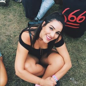 Meet your Posher, Nicole